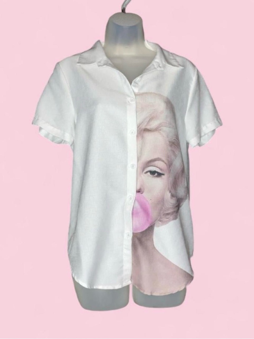 White Short-Sleeve Button Front Blouse with Marilyn Monroe Graphic M